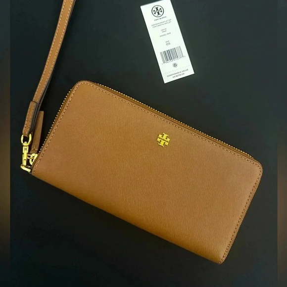 Tory Burch Handbags - Emerson Wrislet Zip Continental Wallet